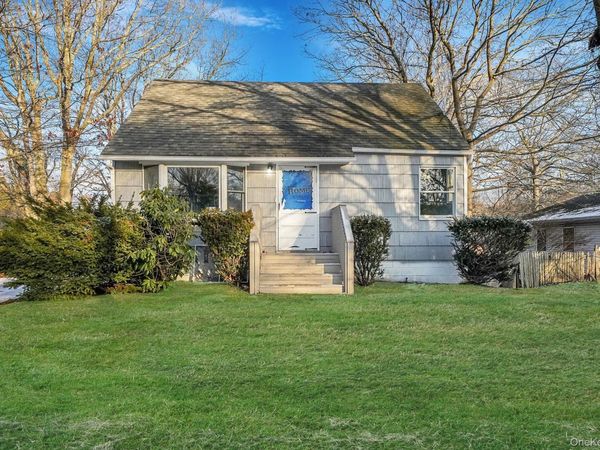 139 Madison Street, Mastic, NY 11950