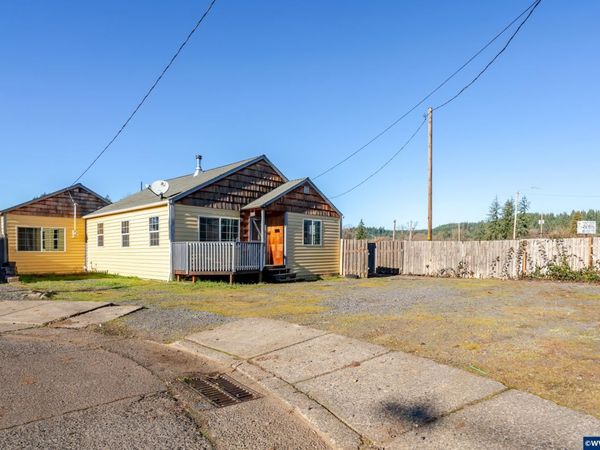 1360 2nd Av, Sweet Home, OR 97386