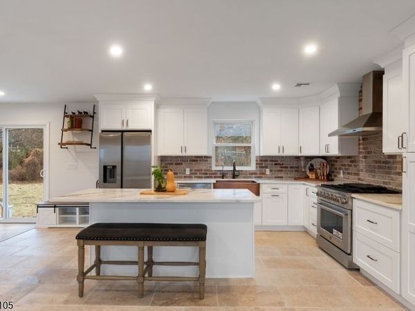 11 Furnace Rd, Chester, NJ 07930