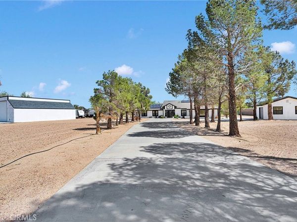 37077 Coyote Lake, Newberry Springs, CA 92365