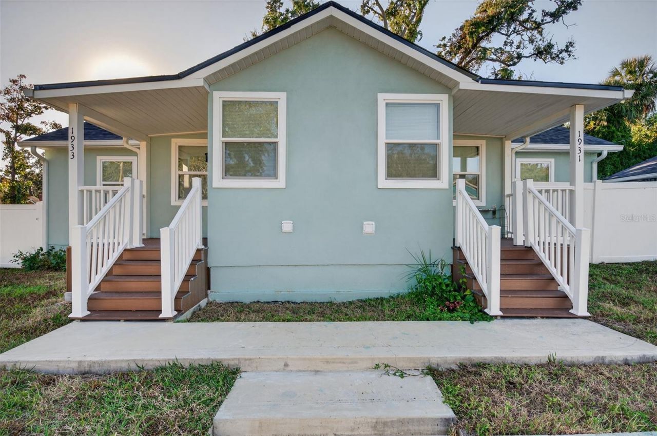 1933 10th Street S, Saint Petersburg, FL 33705 Main Photo