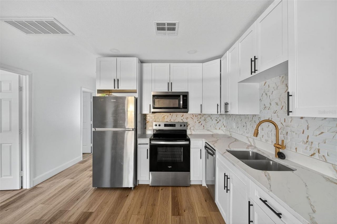 1933 10th Street S, Saint Petersburg, FL 33705 Photo