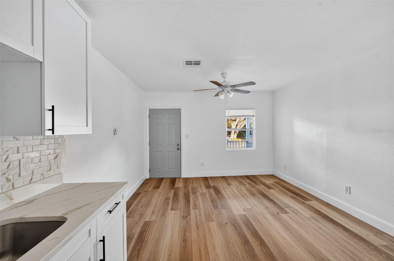 1933 10th Street S, Saint Petersburg, FL 33705 Photo