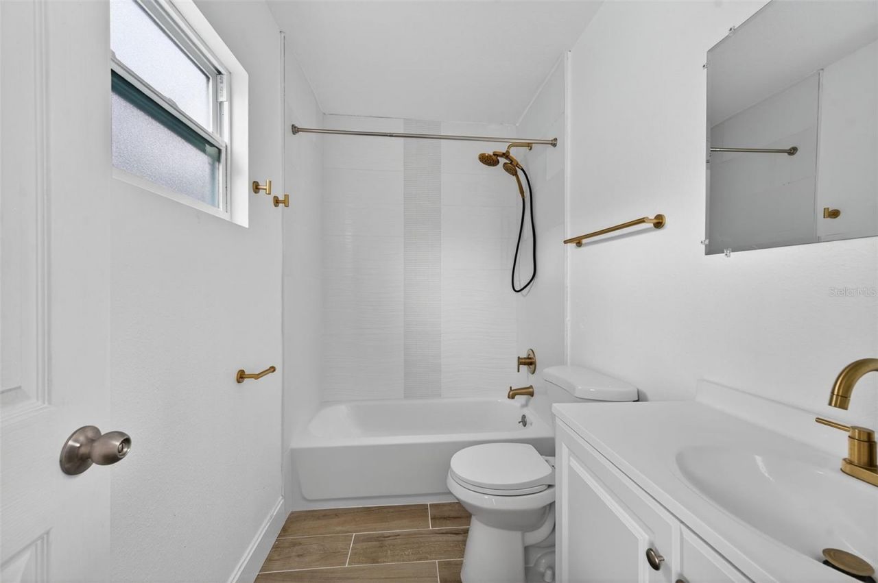 1933 10th Street S, Saint Petersburg, FL 33705 Photo