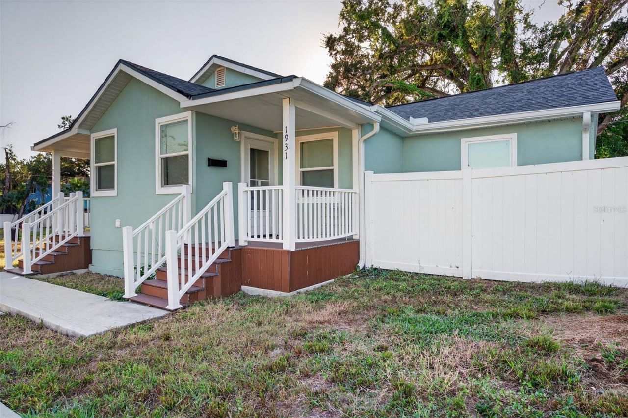 1933 10th Street S, Saint Petersburg, FL 33705 Photo