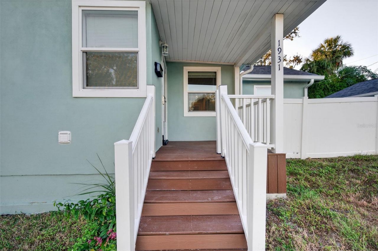 1933 10th Street S, Saint Petersburg, FL 33705 Photo