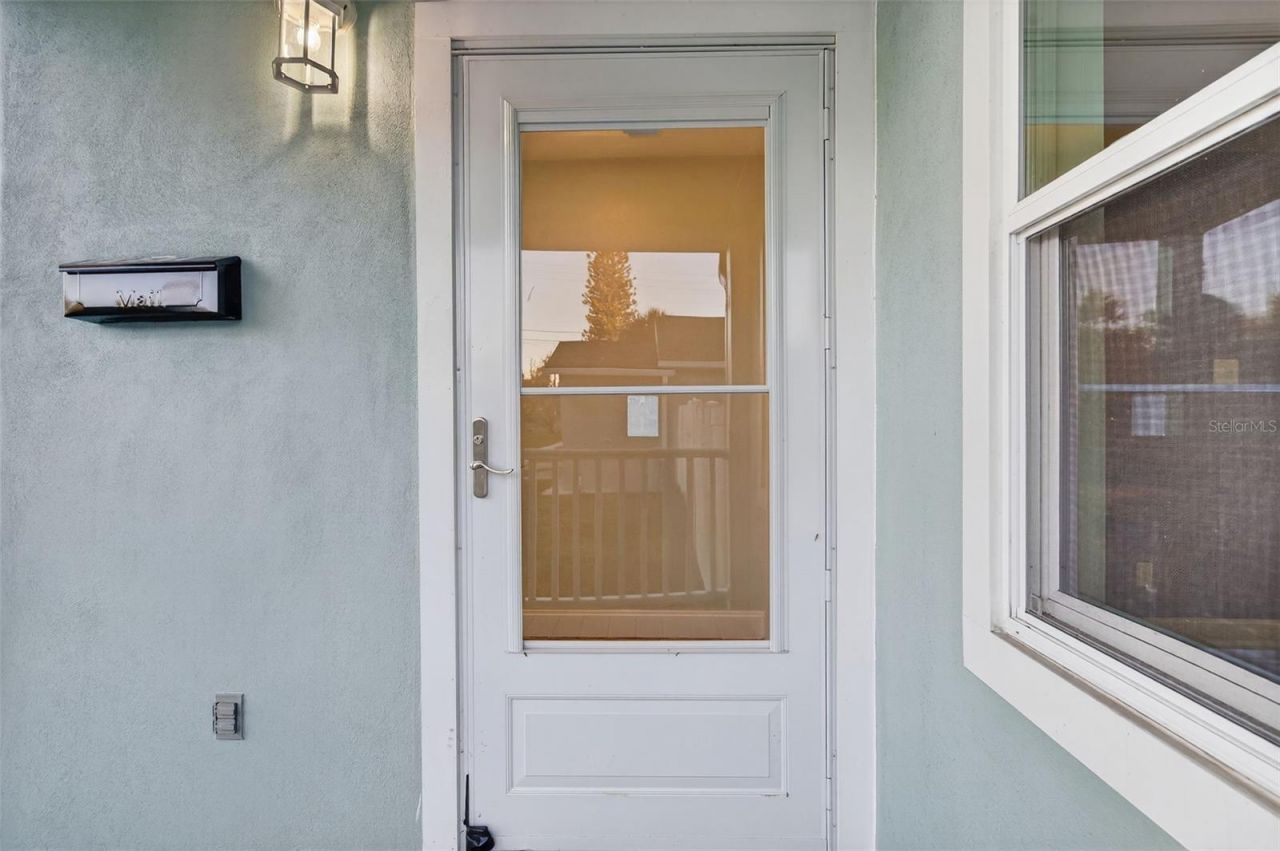 1933 10th Street S, Saint Petersburg, FL 33705 Photo