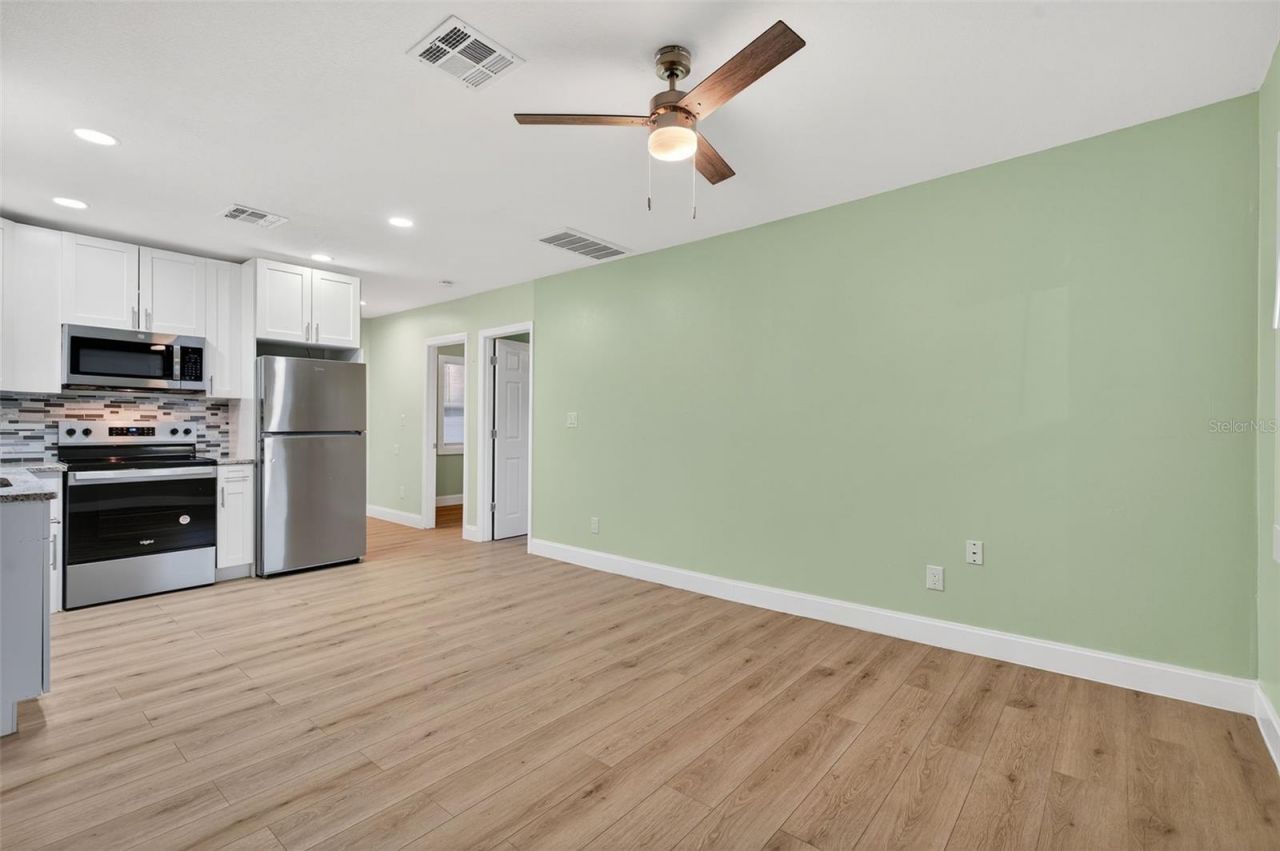 1933 10th Street S, Saint Petersburg, FL 33705 Photo