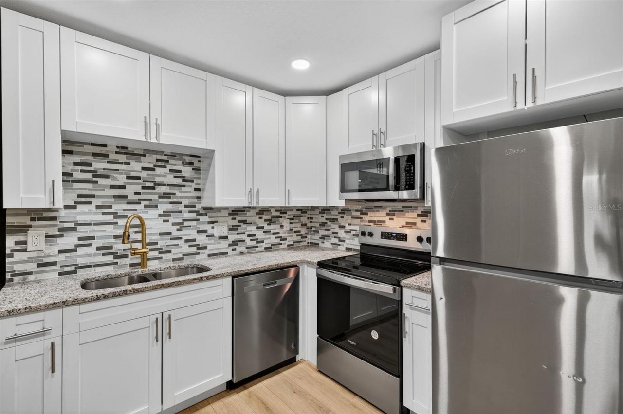 1933 10th Street S, Saint Petersburg, FL 33705 Photo