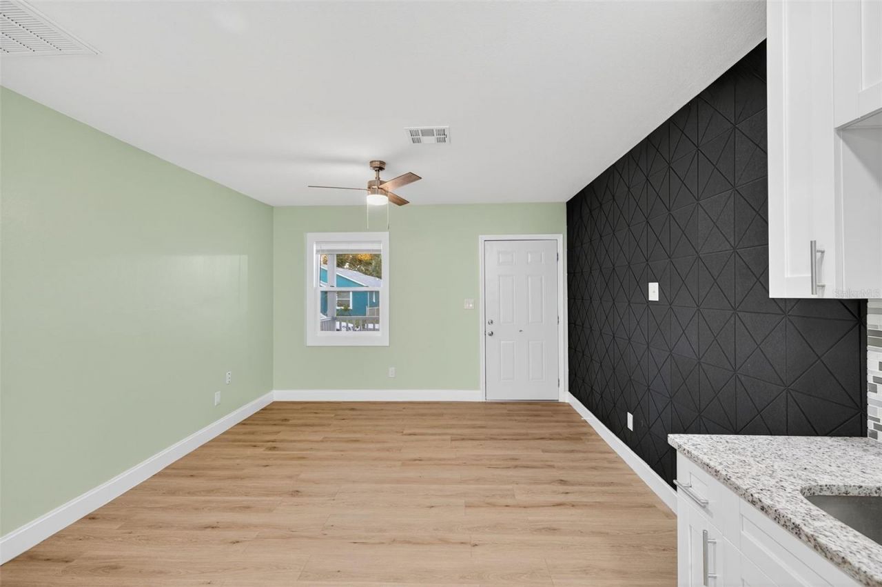 1933 10th Street S, Saint Petersburg, FL 33705 Photo