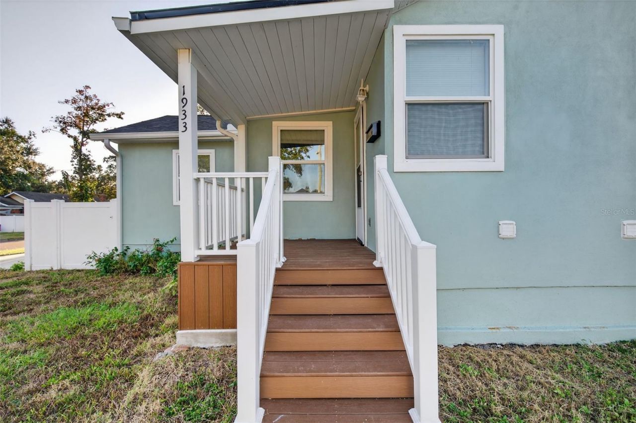 1933 10th Street S, Saint Petersburg, FL 33705 Photo