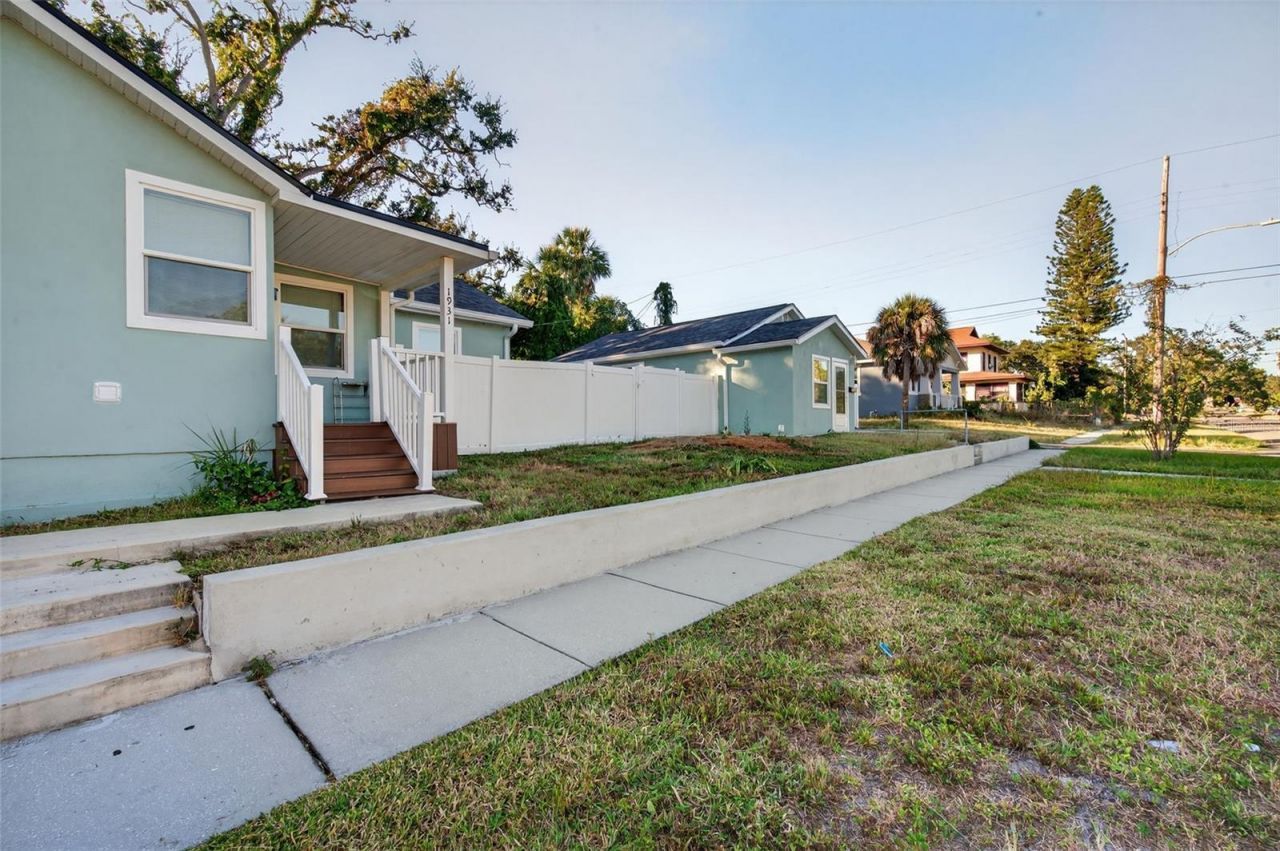 1933 10th Street S, Saint Petersburg, FL 33705 Photo