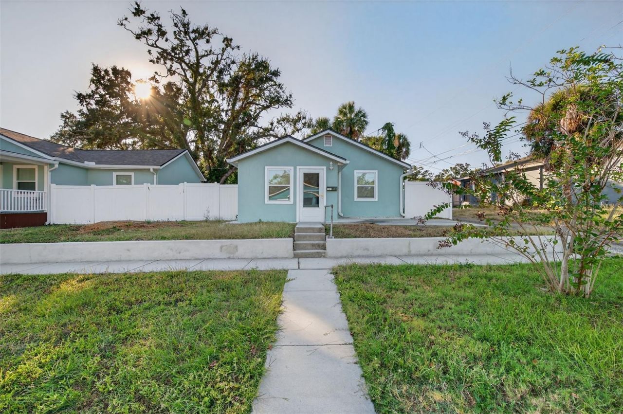 1933 10th Street S, Saint Petersburg, FL 33705 Photo