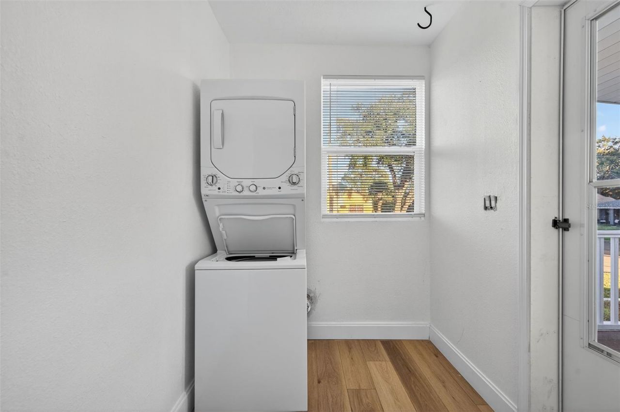 1933 10th Street S, Saint Petersburg, FL 33705 Photo