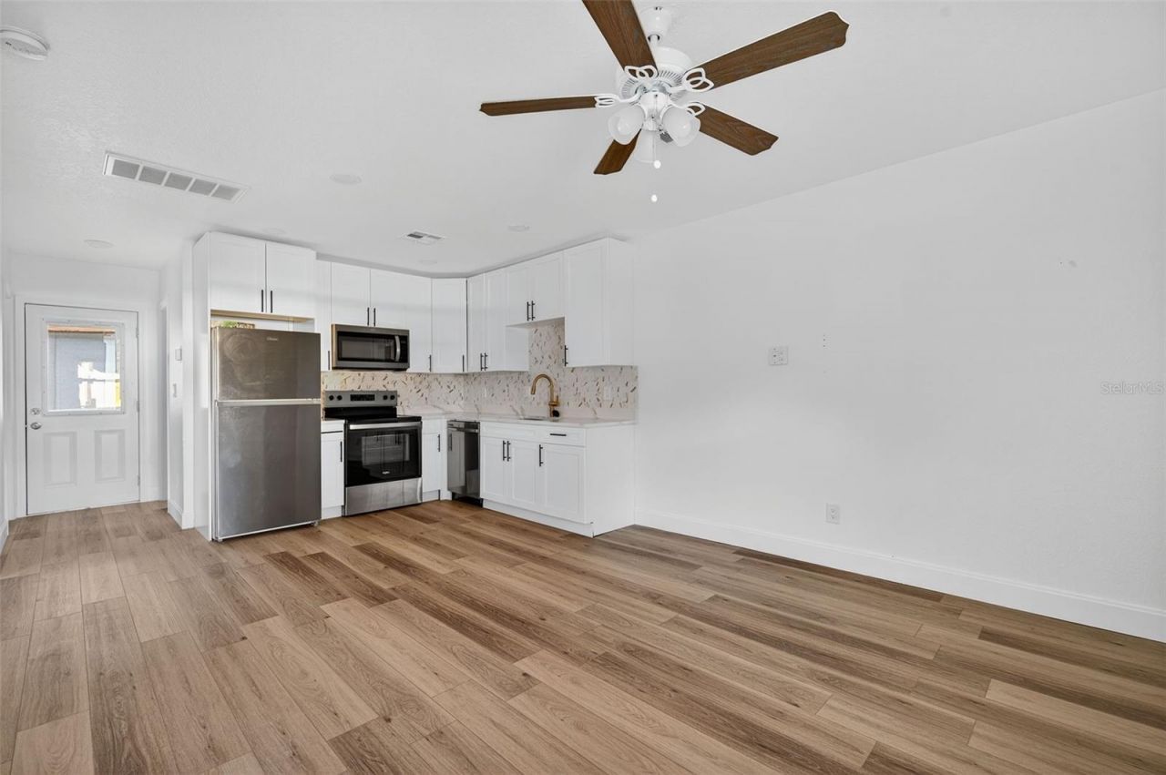 1933 10th Street S, Saint Petersburg, FL 33705 Photo