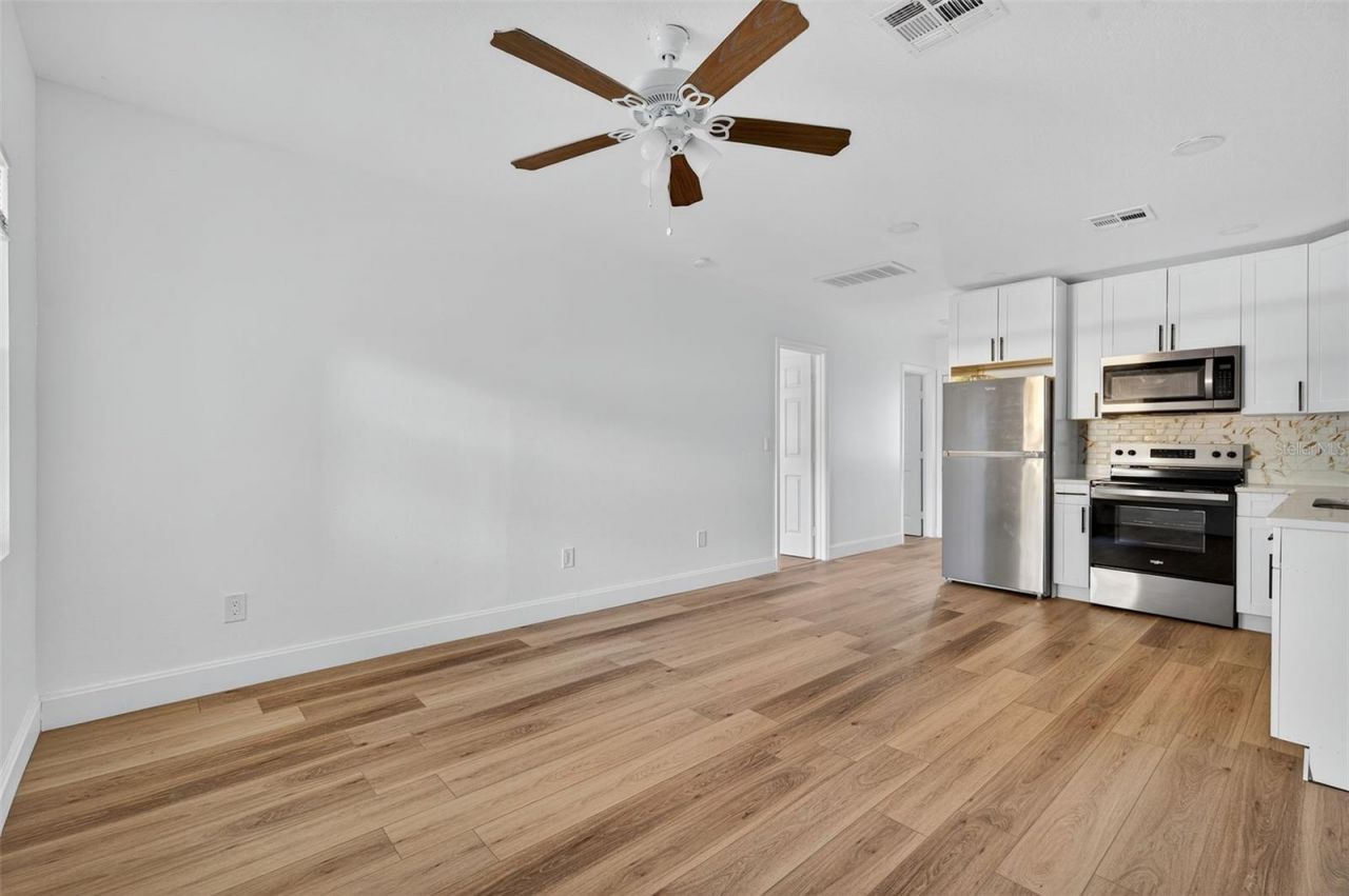 1933 10th Street S, Saint Petersburg, FL 33705 Photo