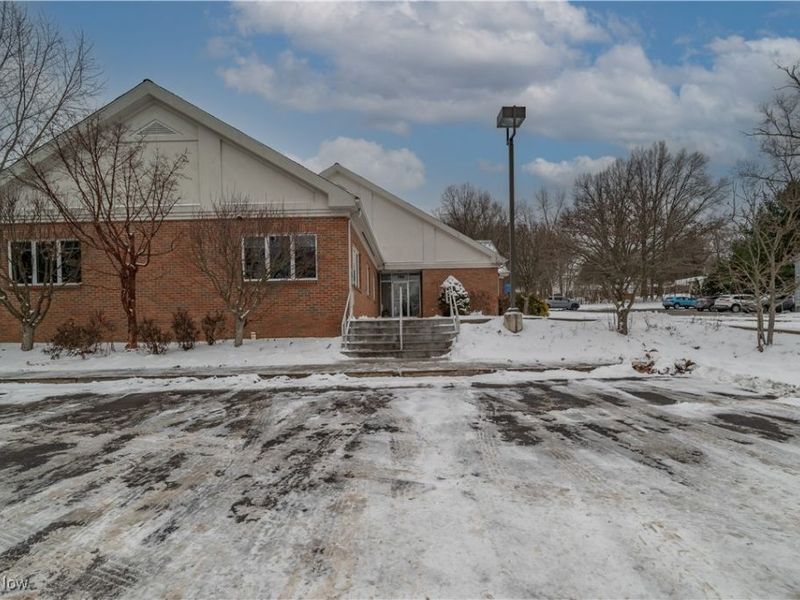 260 Niles Cortland Road NE, Warren, OH 44484 Photo 1