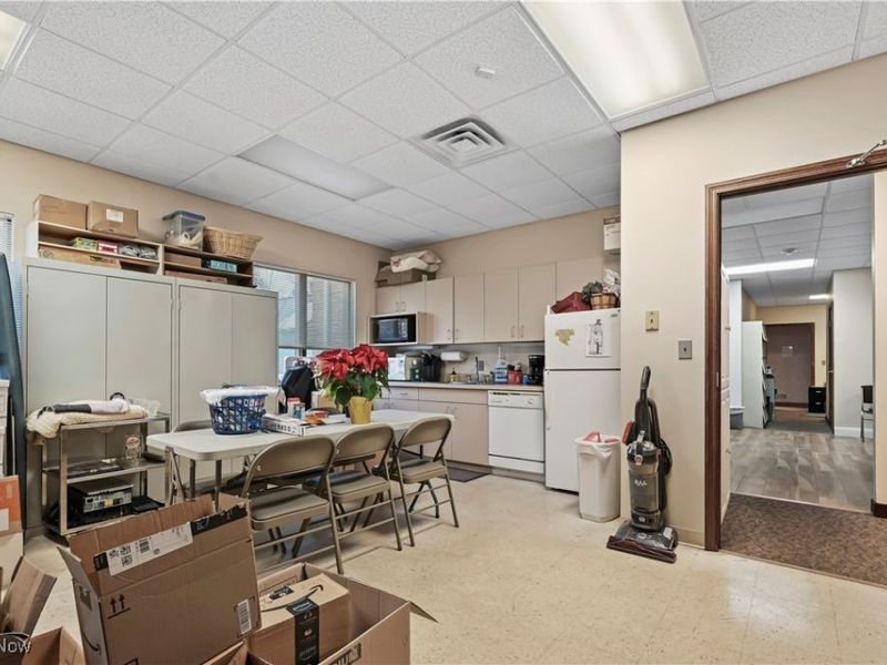 260 Niles Cortland Road NE, Warren, OH 44484 Photo 13