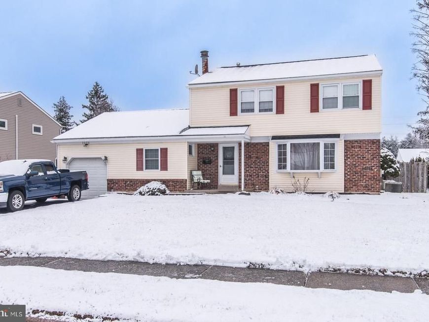 1036 Oakwood Drive, Warminster, PA 18974 Main Photo