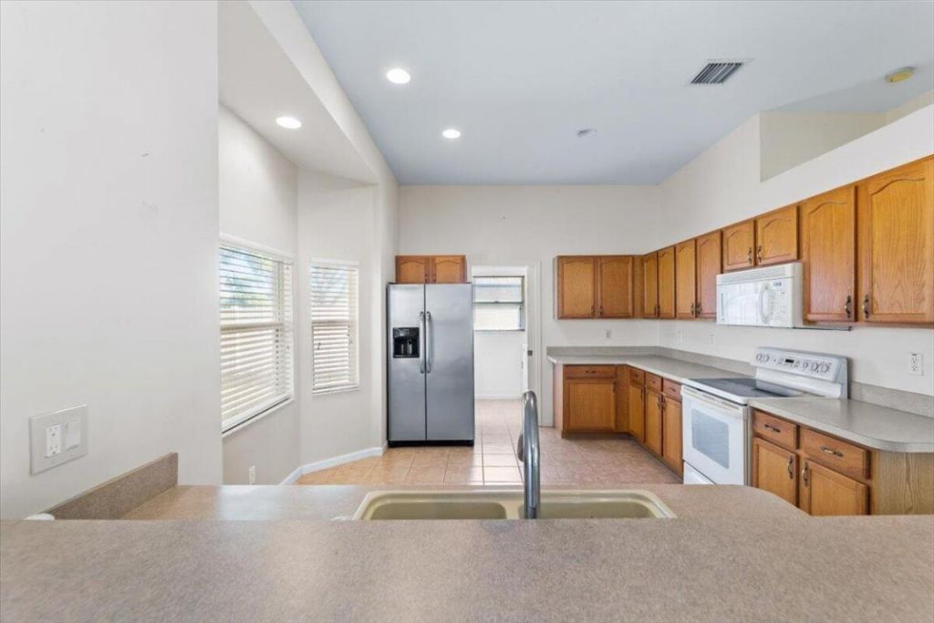 2077 SW Savage Boulevard, Port Saint Lucie, FL 34953 Photo