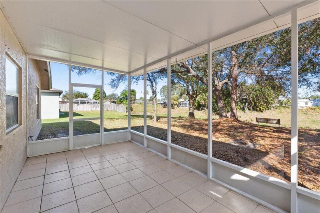 2077 SW Savage Boulevard, Port Saint Lucie, FL 34953 Photo