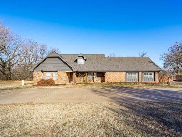705 Wakefield Road, Perry, OK 73077