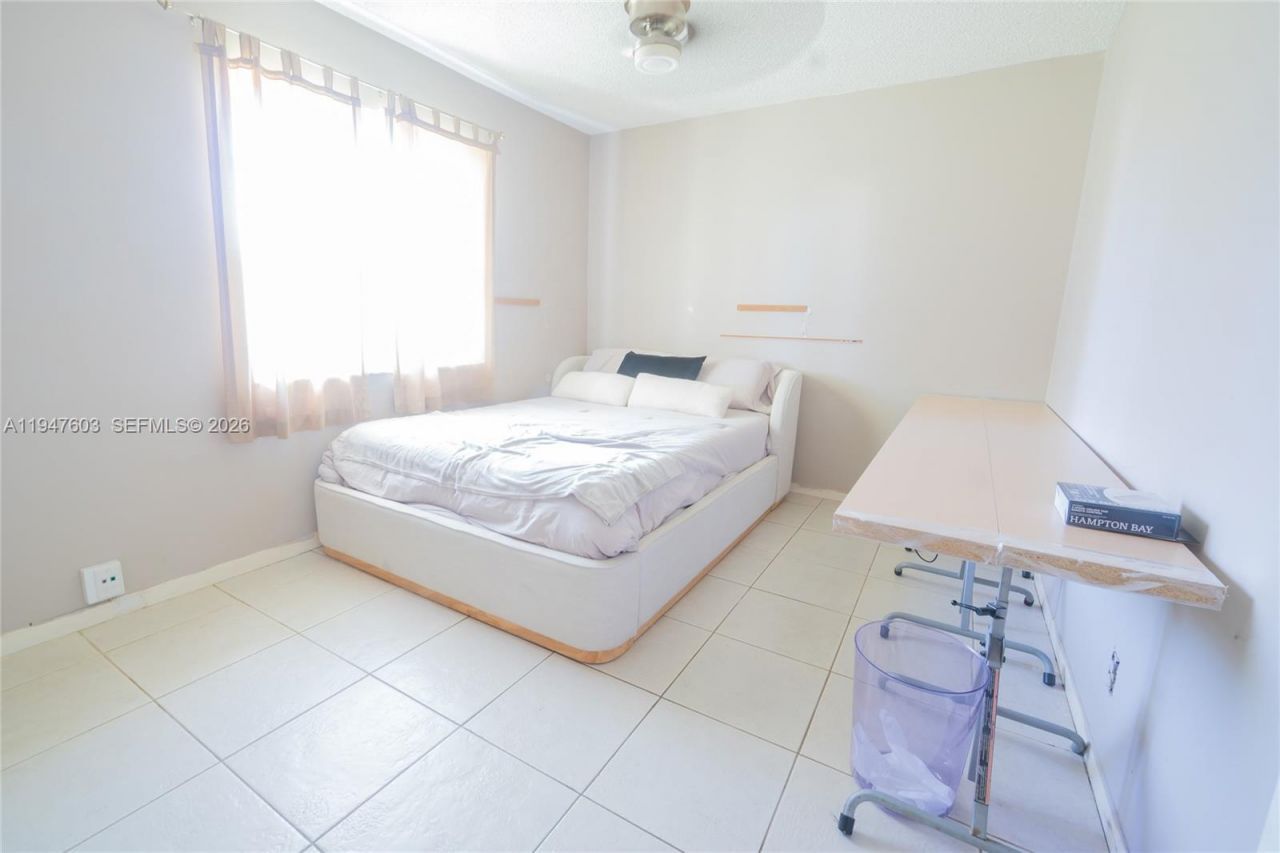 7674 NW 88th Ln, Tamarac, FL 33321 Photo