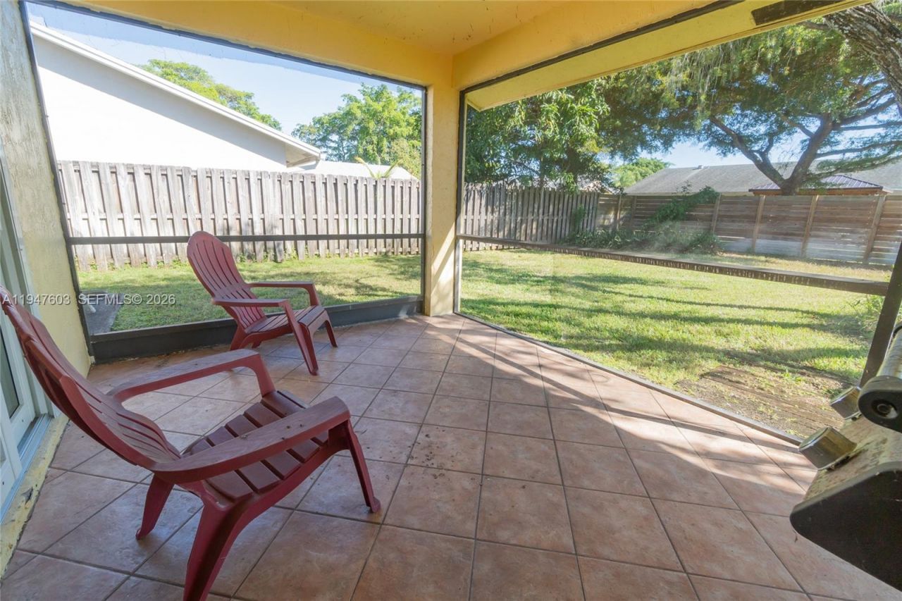 7674 NW 88th Ln, Tamarac, FL 33321 Photo