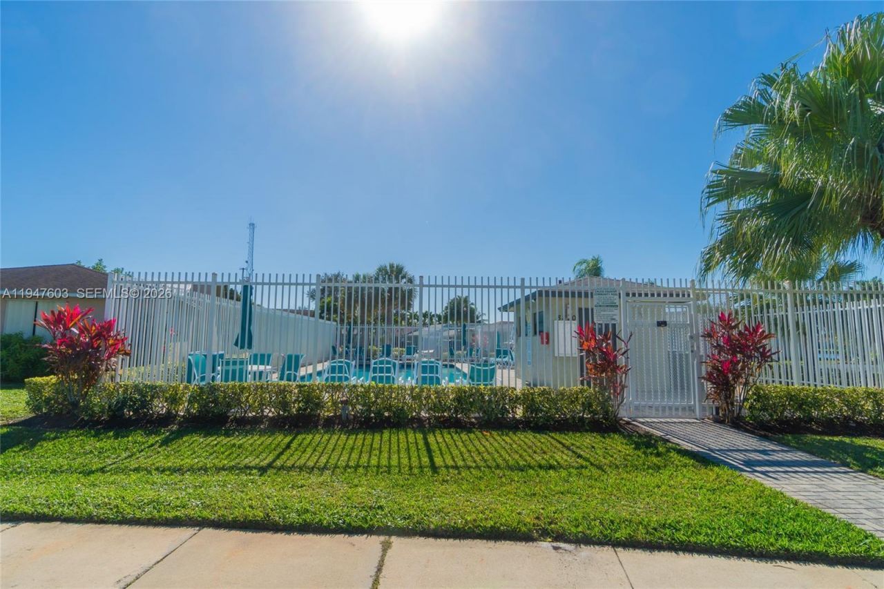 7674 NW 88th Ln, Tamarac, FL 33321 Photo