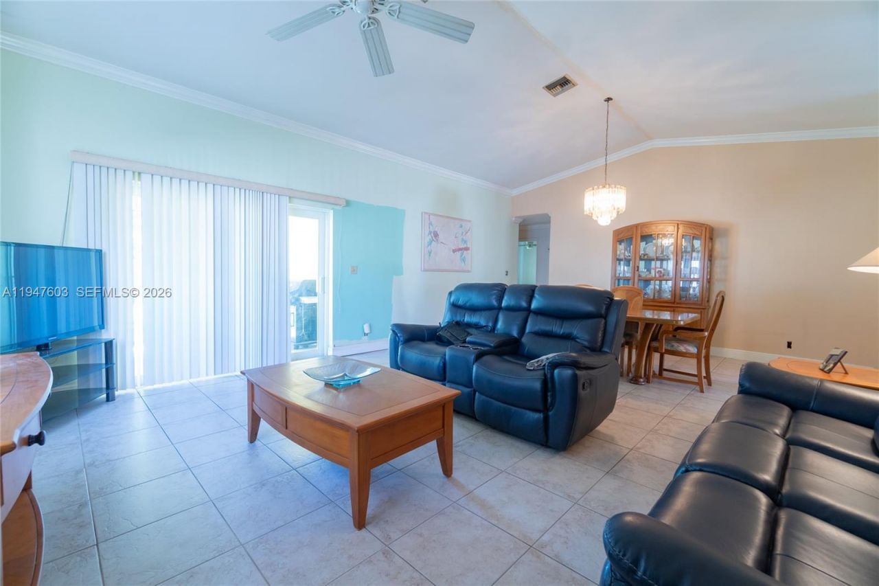 7674 NW 88th Ln, Tamarac, FL 33321 Photo