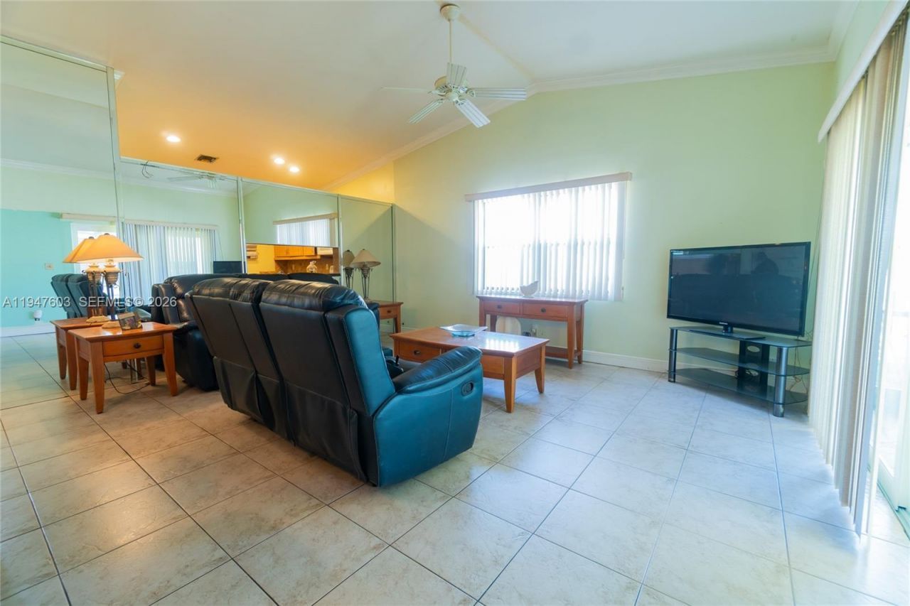 7674 NW 88th Ln, Tamarac, FL 33321 Photo