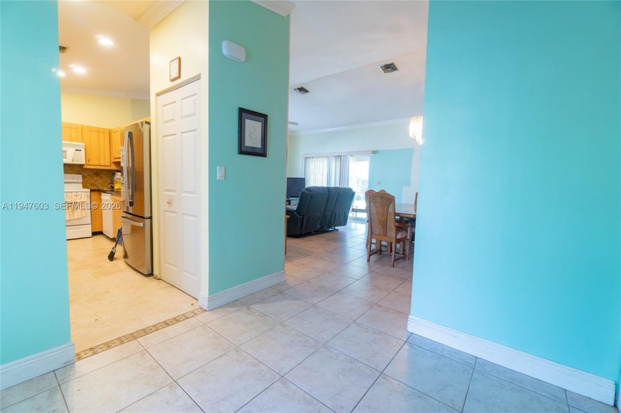 7674 NW 88th Ln, Tamarac, FL 33321 Photo