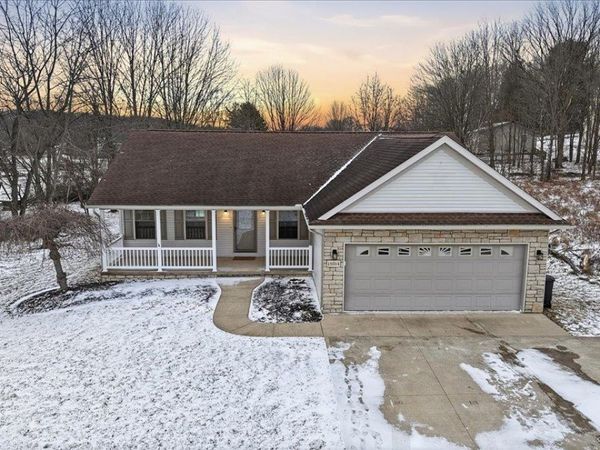 15014 Monroe Mills Rd, Mount Vernon, OH 43050