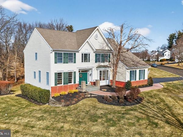 8 STALLION CIRCLE, UPPER HOLLAND, PA 19053