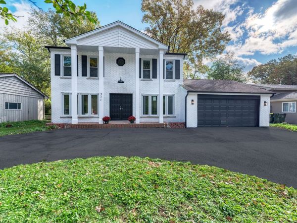 311 Montclare Lane, Wood Dale, IL 60191