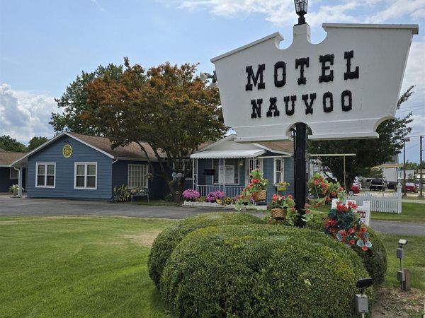 1610 Mulholland Street, Nauvoo, IL 62354