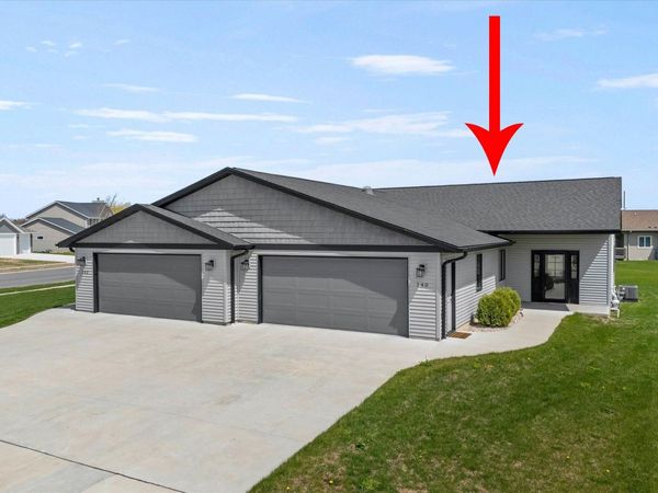 140 Sunrise Ct, Cedar Grove, WI 53013