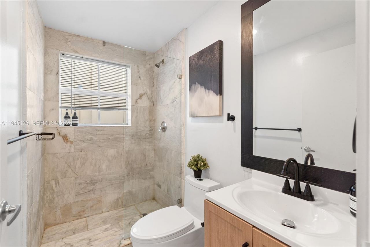 810 7th St, Unit 102, Miami Beach, FL 33139 Photo