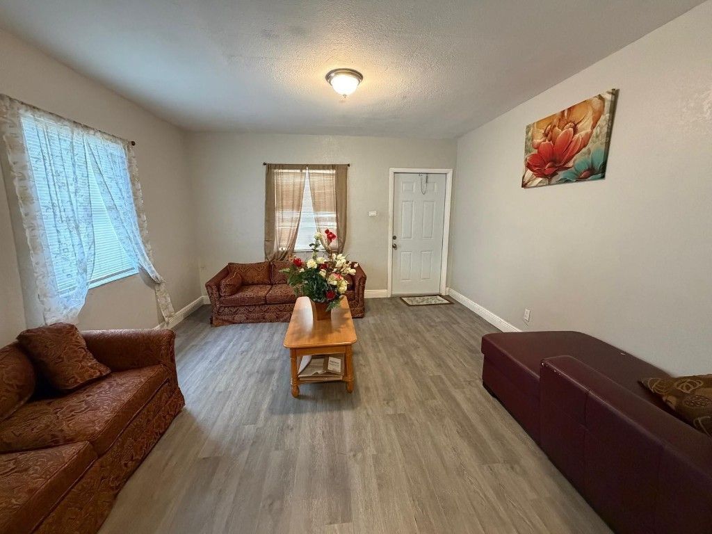 405 NW 18th Avenue, Fort Lauderdale, FL 33311 Photo