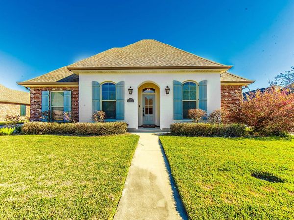 317 Brentwood Dr, Houma, LA 70360