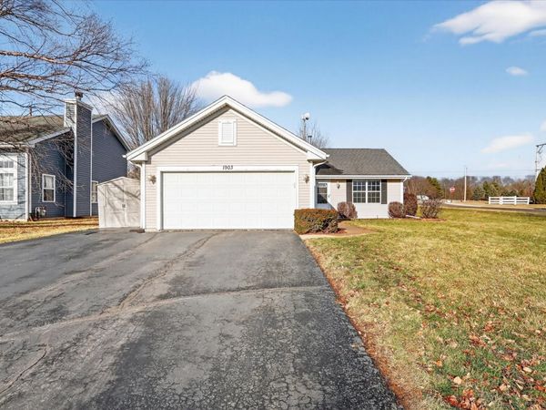 1903 Silverthorn Drive, Byron, IL 61010