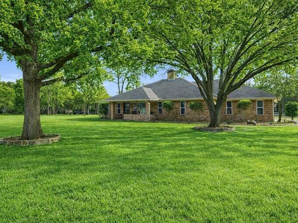 111 Havenwood Drive, Enchanted Oaks, TX 75156