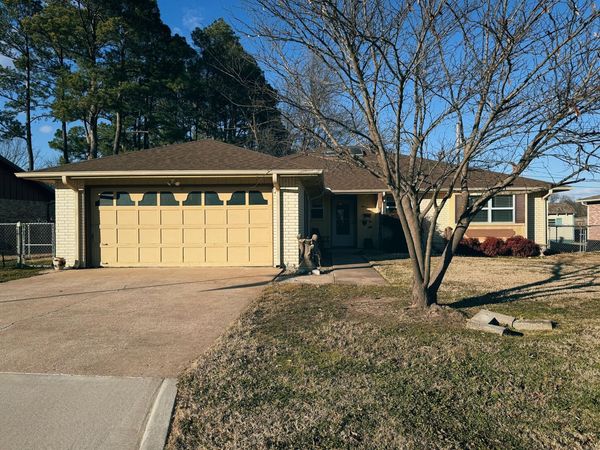 301 11th Avenue NE, Miami, OK 74354