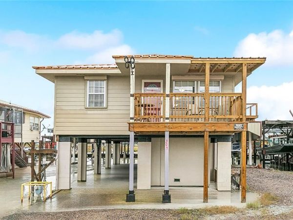 307 MARTIN Lane, Port Sulphur, LA 70083