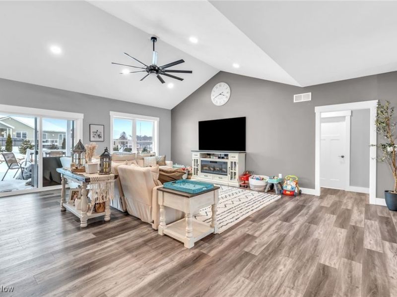 233 Homan Drive, Doylestown, OH 44230 Photo 5