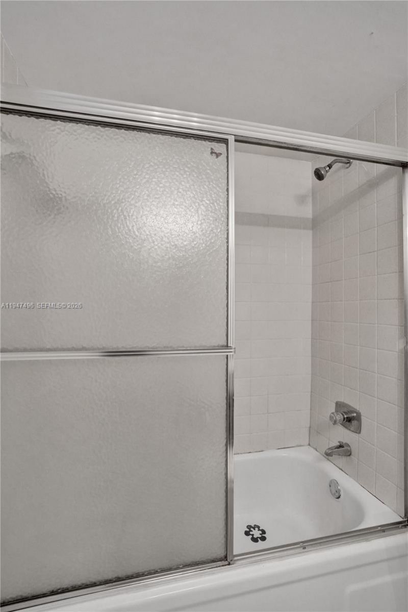 2900 NW 48th Ter, Unit 402, Lauderdale Lakes, FL 33313 Photo