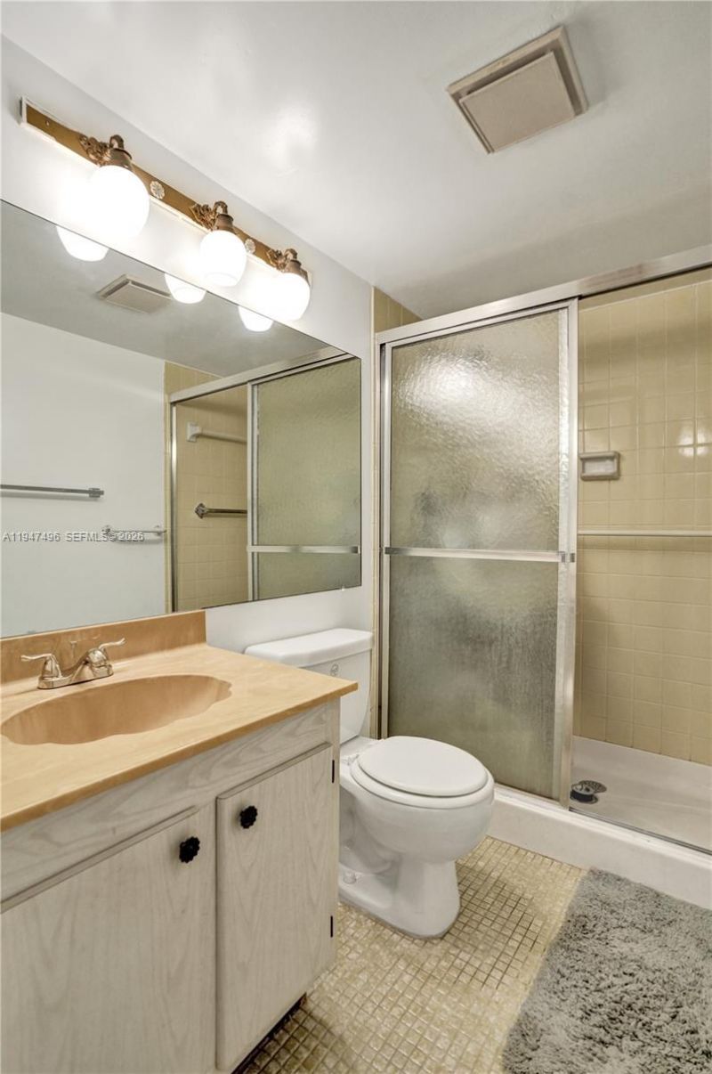 2900 NW 48th Ter, Unit 402, Lauderdale Lakes, FL 33313 Photo