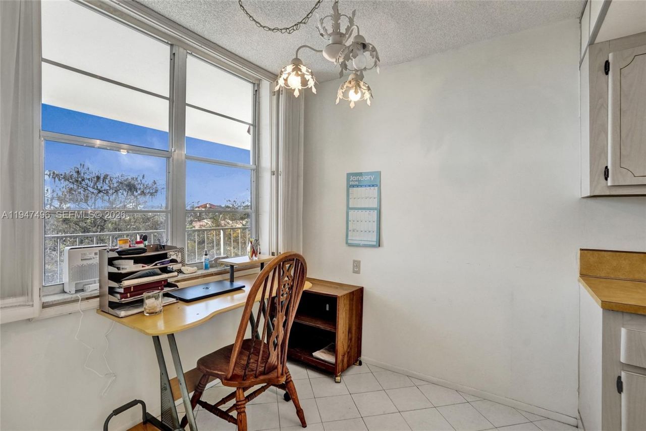 2900 NW 48th Ter, Unit 402, Lauderdale Lakes, FL 33313 Photo