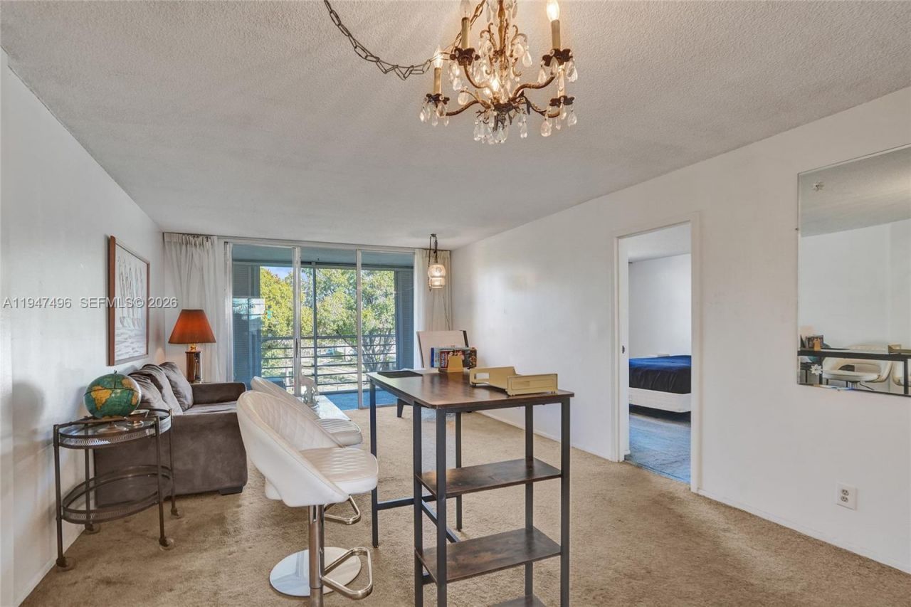 2900 NW 48th Ter, Unit 402, Lauderdale Lakes, FL 33313 Photo