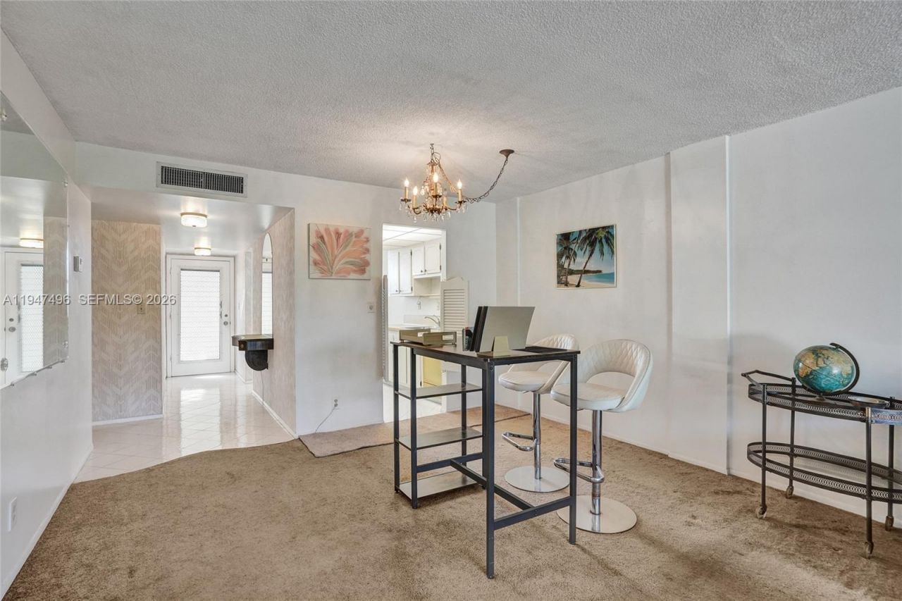 2900 NW 48th Ter, Unit 402, Lauderdale Lakes, FL 33313 Photo